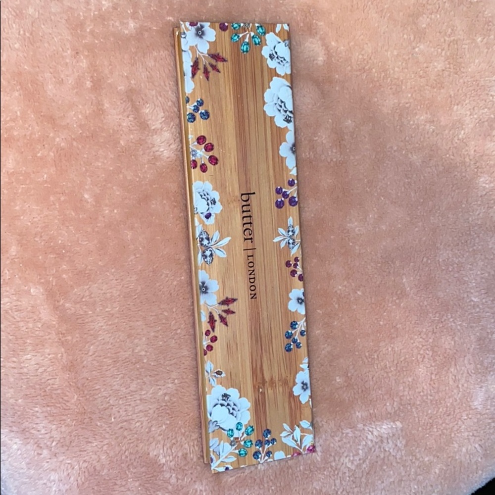 Eyeshadow palette